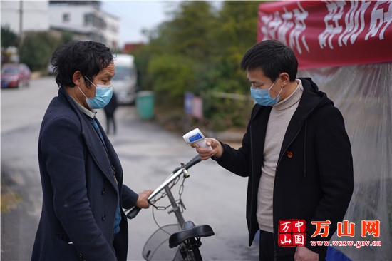 仁山街道人口_夜晚街道图片(3)